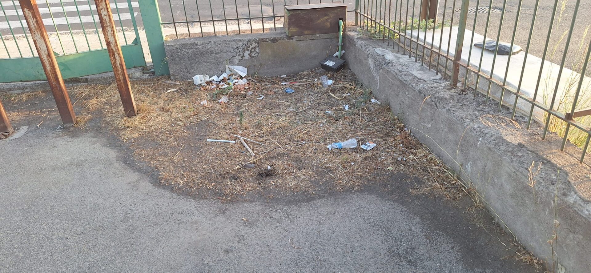 PARCO DEL SOLE IN DEGRADO: PUBBLICHIAMO LA SEGNALAZIONE DI UN GENITORE