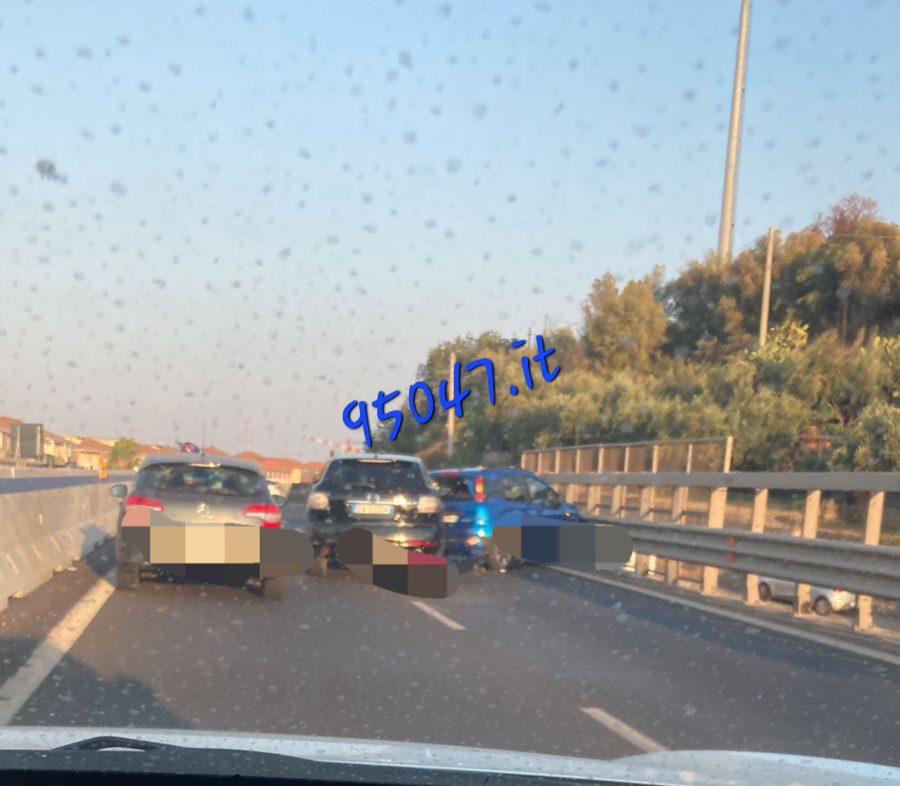 TAMPONAMENTO SULLA SS121, CODE DIREZIONE CATANIA