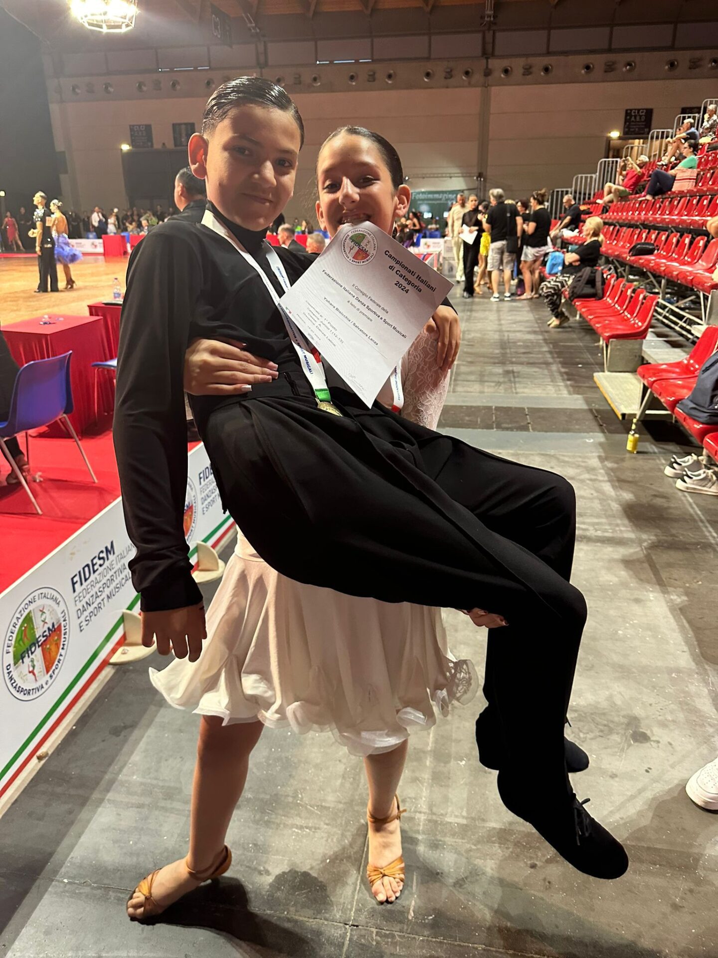 YOHARA BISICCHIA E SALVATORE LANZA: GIOVANI CAMPIONI ITALIANI DI DANZA SPORTIVA