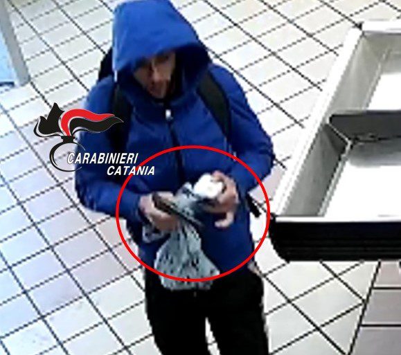 IL VIDEO. ARRESTATO 33ENNE PER NOVE RAPINE TRA PATERNÒ E SANTA MARIA DI LICODIA