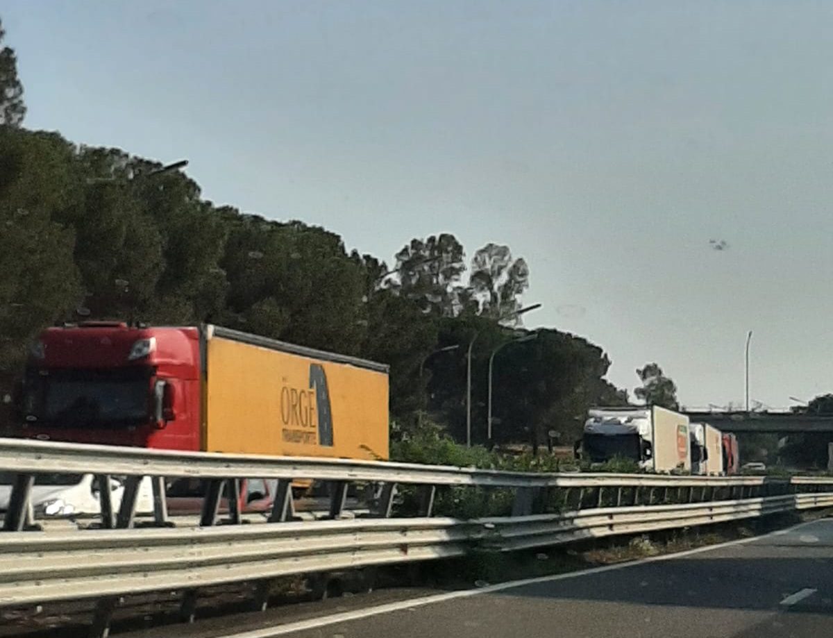 Lunghe Code sulla A18 per Rimozione Mezzi dopo Incidente Stradale