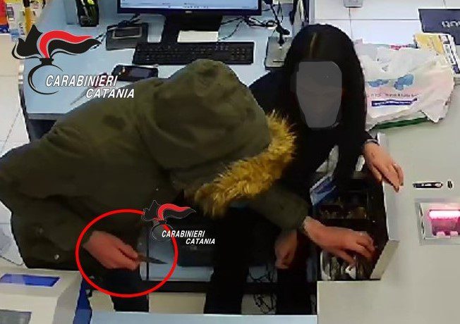 IL VIDEO. ARRESTATO 33ENNE PER NOVE RAPINE TRA PATERNÒ E SANTA MARIA DI LICODIA