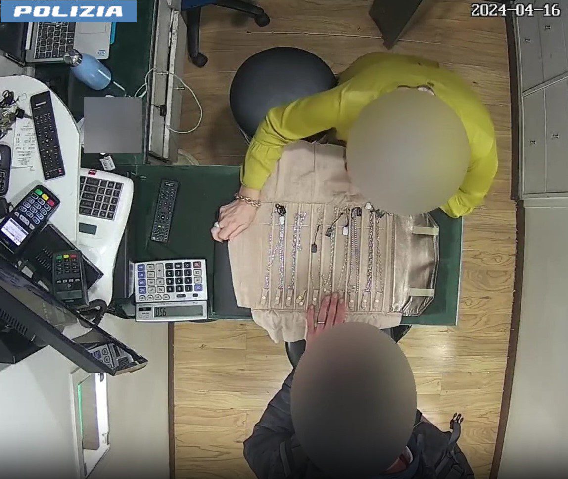 CATANIA. DUE RAPINE IN GIOIELLERIA E UN BOTTINO DI 280 MILA EURO: PRESO IL BANDITO TRADITO DAI TATUAGGI