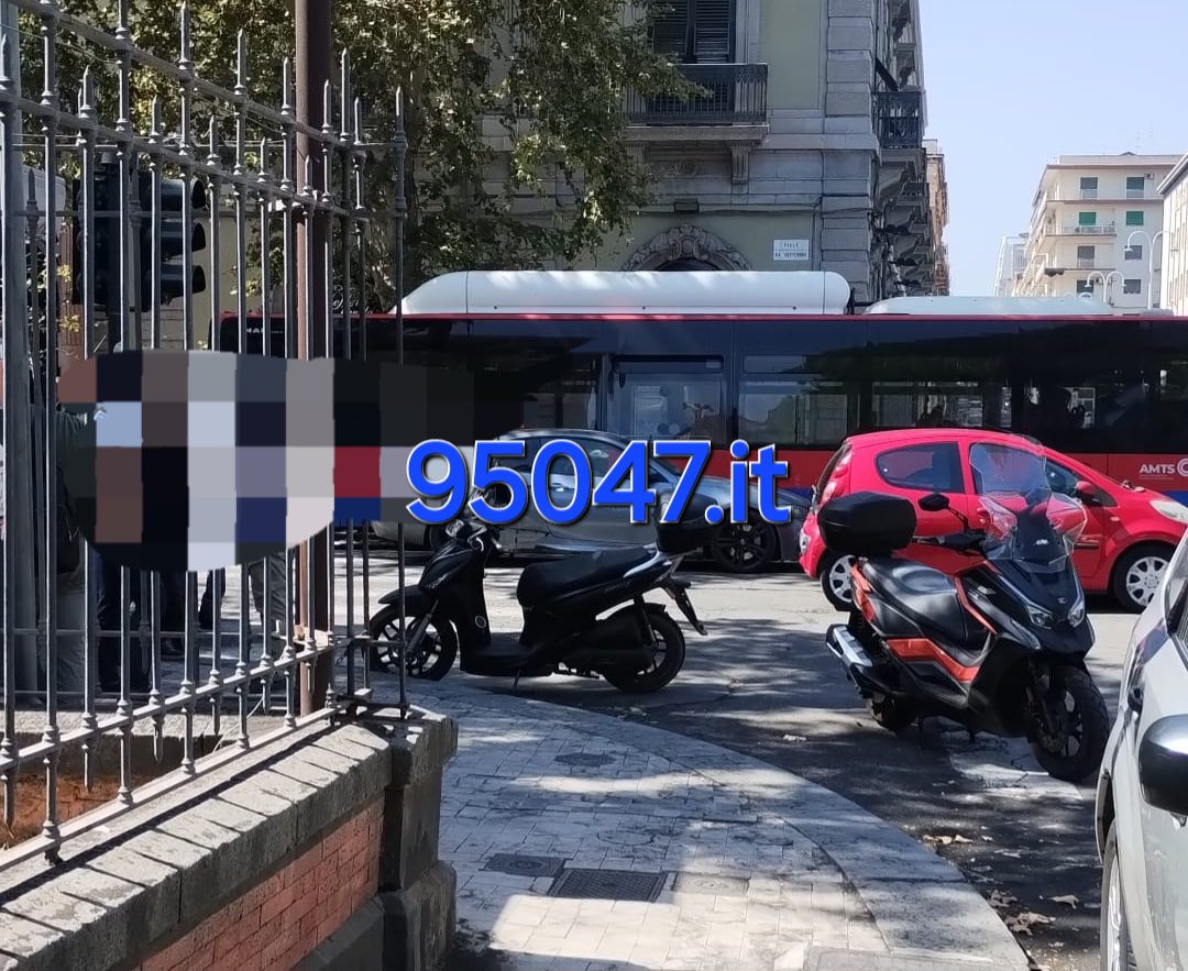 CATANIA, 75ENNE LITIGA PER VIABILITÀ IN PIAZZA VERGA: MUORE DI INFARTO