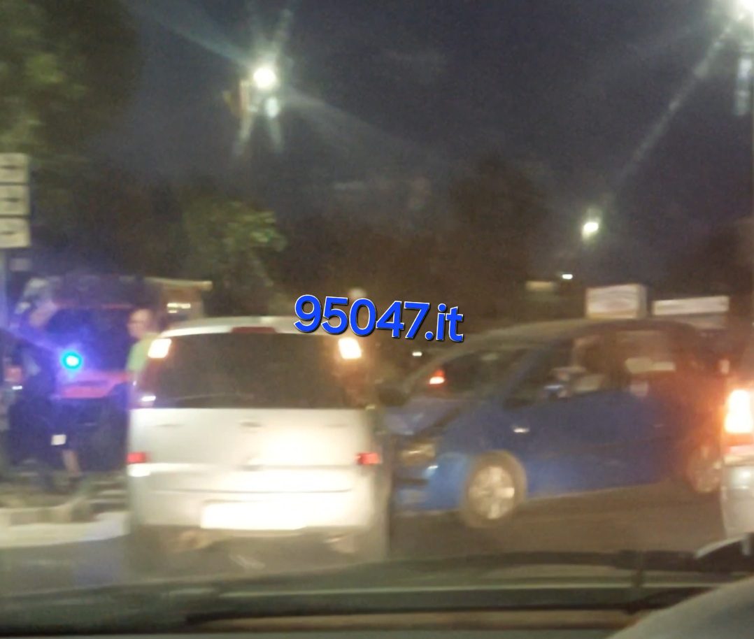SCONTRO TRA DUE AUTO A CAMPOROTONDO ETNEO: NESSUN FERITO GRAVE