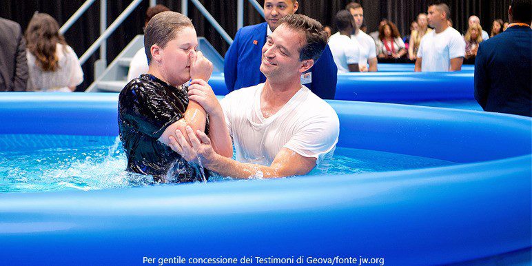 VENTIMILA FEDELI E SIMPATIZZANTI SICILIANI ALL’ASSEMBLEA DEI TESTIMONI DI GEOVA