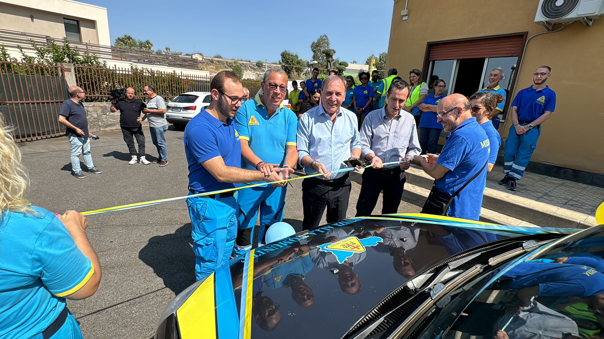 SOLIDARIETÀ IN AZIONE: LA MISERICORDIA DI LETOJANNI DONA UN VEICOLO ALLA MISERICORDIA DI PATERNÒ