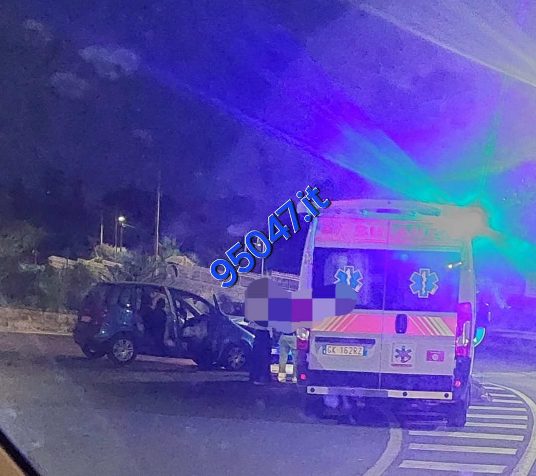 SCONTRO TRA DUE AUTO A CAMPOROTONDO ETNEO: NESSUN FERITO GRAVE