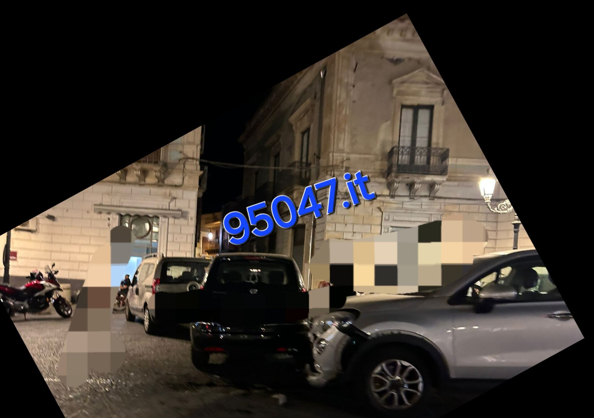 PATERNÒ: INCIDENTE IN PIAZZA REGINA MARGHERITA, COINVOLTE TRE AUTOVETTURE