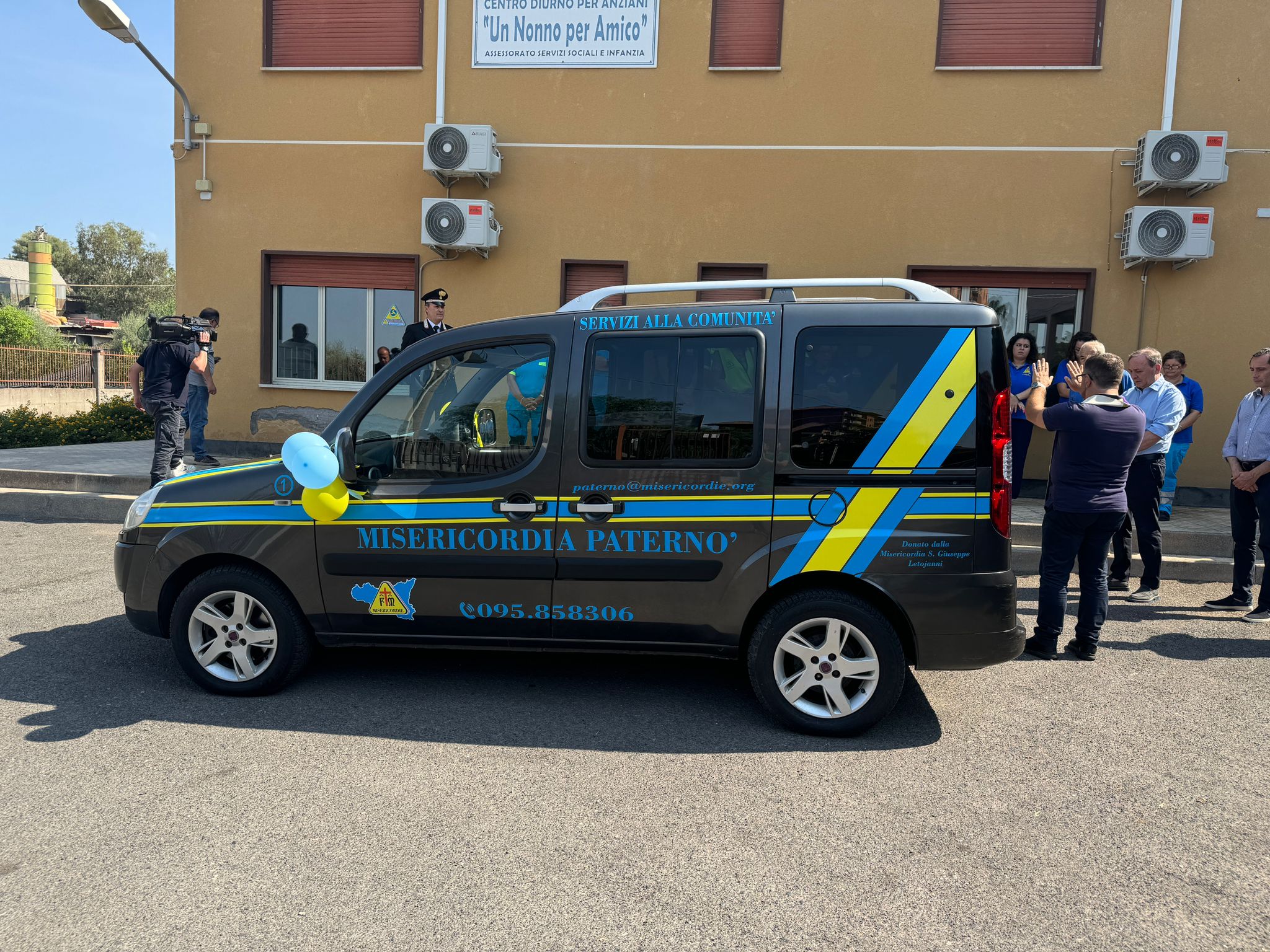 SOLIDARIETÀ IN AZIONE: LA MISERICORDIA DI LETOJANNI DONA UN VEICOLO ALLA MISERICORDIA DI PATERNÒ