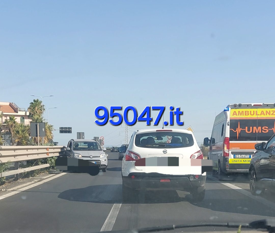 INCIDENTE SULLA SS 121TRE VEICOLI COINVOLTI. SOCCORSI SUL POSTO