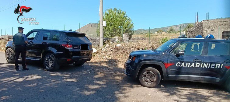 BUTTANO RIFIUTI NEL PARCO DELL’ETNA, RIPRESI DA TELECAMERA NASCOSTA CARABINIERI DENUNCIANO DUE UOMINI E UNA DONNA