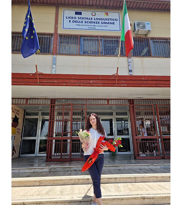 CARLOTTA CARUSOLiceo Linguistico "F. De Sanctis" 5DL, 100 e lode.
