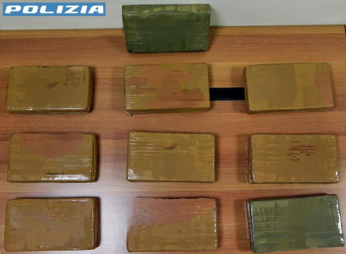 MAXI SEQUESTRO SULLA RAGUSA-CATANIA: 10 CHILI DI COCAINA PER 3 MILIONI DI EURO - 