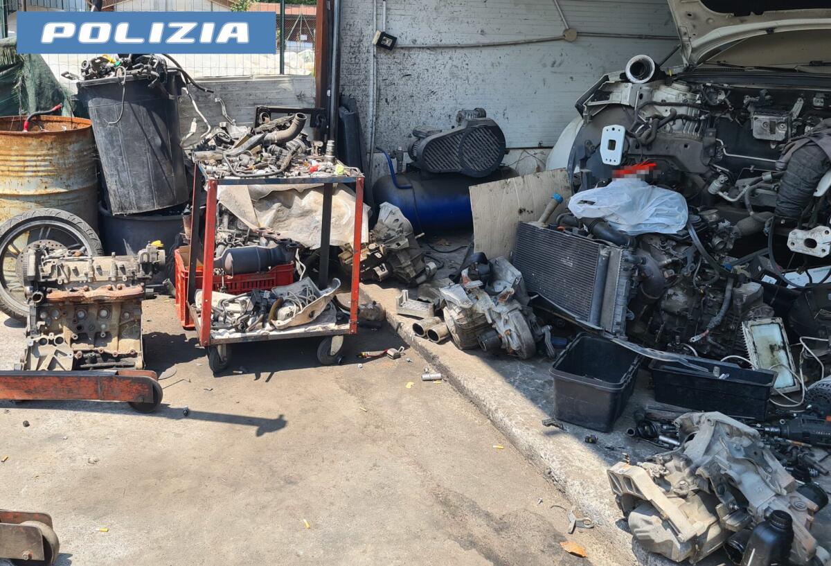 CATANIA. RICICLAVA PARTI DI AUTO RUBATE: SCOPERTO IL DEPOSITO E DENUNCIATO UN 45ENNE DALLA POLIZIA STRADALE - 