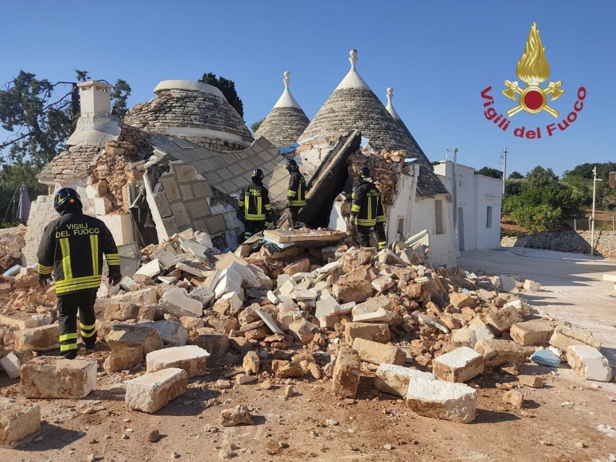 CROLLA UN TRULLO NEL BRINDISINO, UN MORTO ED UN FERITO GRAVE - 