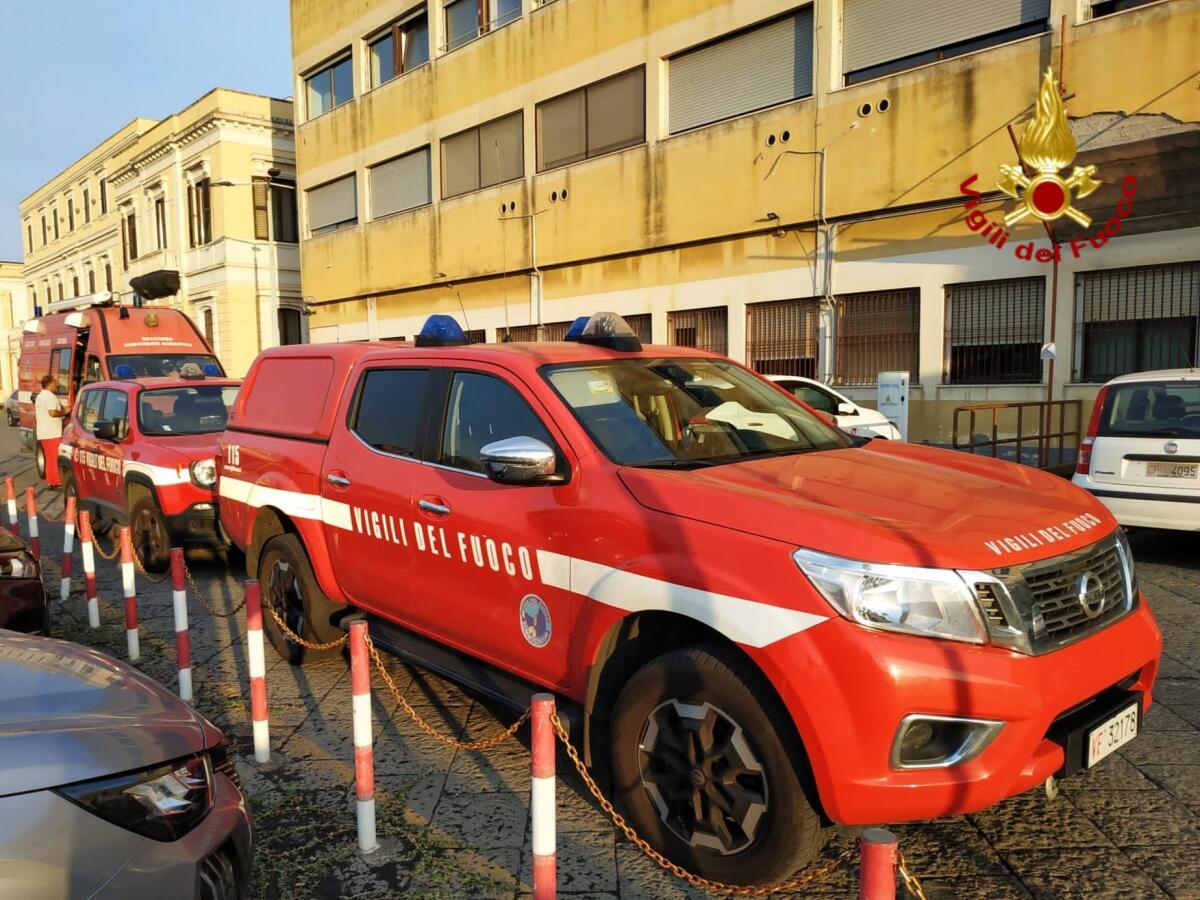 TRAGEDIA IERI A CATANIA, VA A PESCARE AL MOLO MA CADE IN ACQUA E MUORE ANNEGATO - 