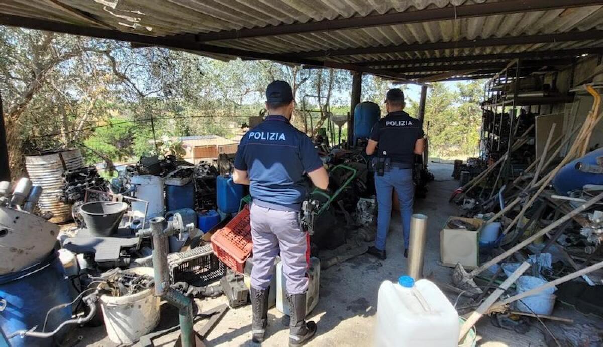 CALTAGIRONE. SCOPERTA UN’AUTOFFICINA ABUSIVA (CON UN LAVORATORE IN NERO) - 