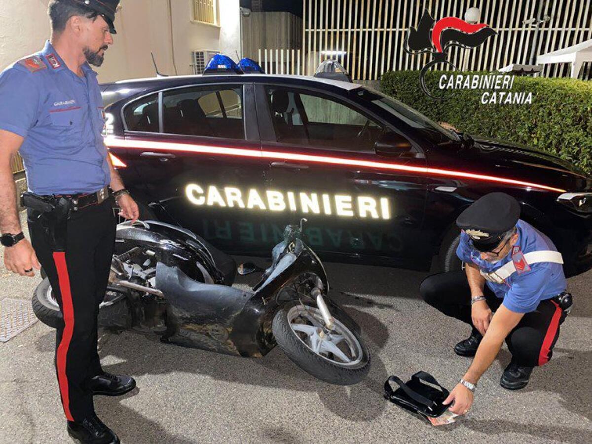 ACI CASTELLO . GIOVANE SPACCIATORE TENTA LA FUGA A PIEDI MA … VIENE BECCATO DA UN CARABINIERE “ATLETA” CHE LO ARRESTA - 