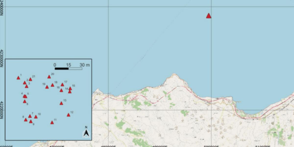 VENTUNO ORDIGNI BELLICI SCOPERTI NEL MARE TRA VULCANO E PATTI - 