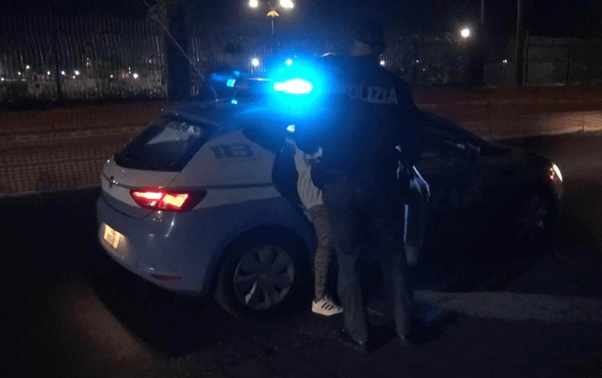 PATERNESE SORPRESO A RUBARE: FERMATO DALLA POLIZIA IN UN DEPOSITO A CATANIA - 
