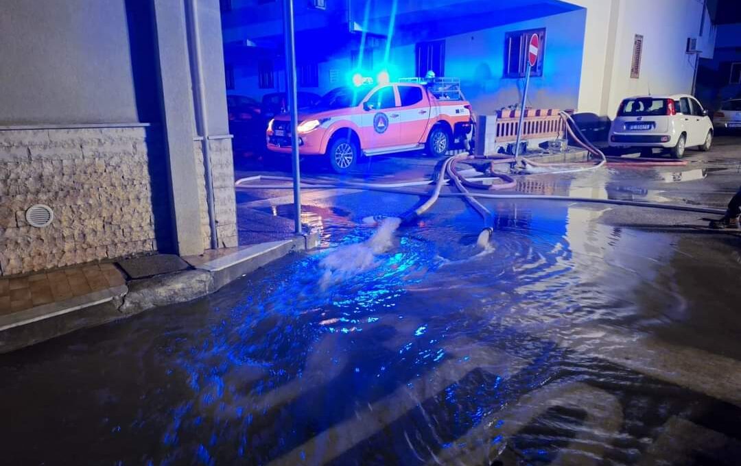 NOTTE DI PAURA PER IL MALTEMPO NEL MESSINESE: ALLAGAMENTI, FRANE STRADE BLOCCATE, CASE E HOTEL EVACUATI