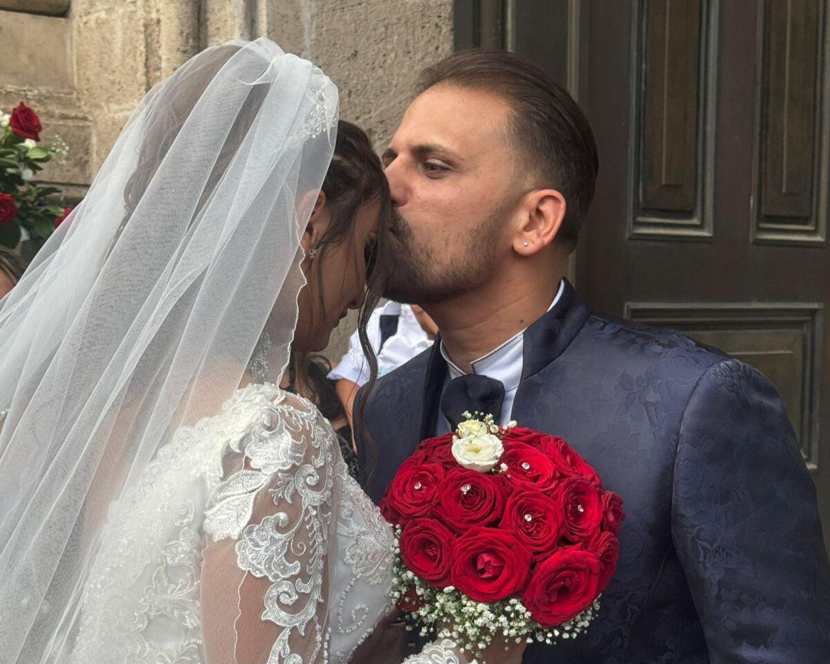 EZIO E MELISSA: DAL CASTELLO NORMANNO AL SÌ NELLA CHIESA DI SANTA BARBARA - 