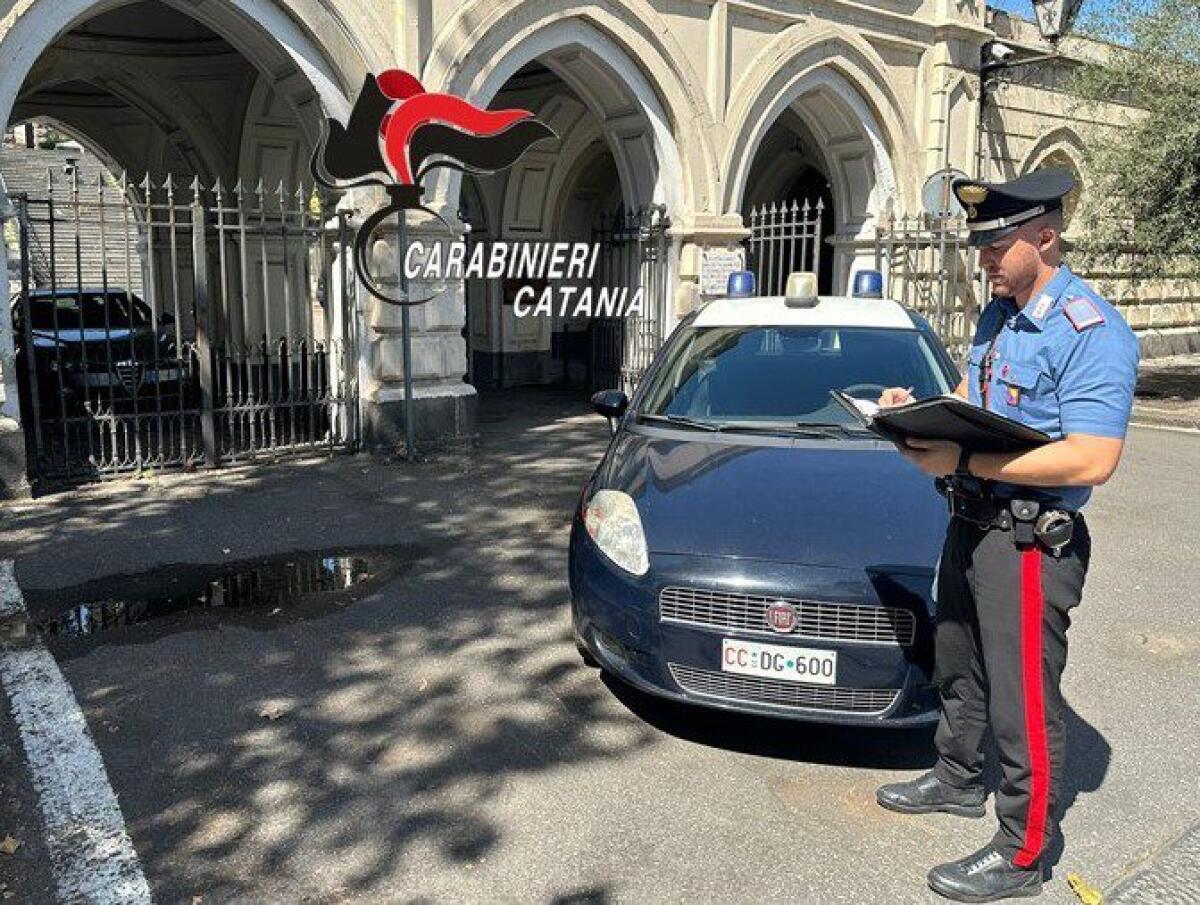 CATANIA. DAVANTI ALLA TOMBA DEL FIGLIO INVEISCE CONTRO EX MOGLIE E CARABINIERI: ARRESTATO - 