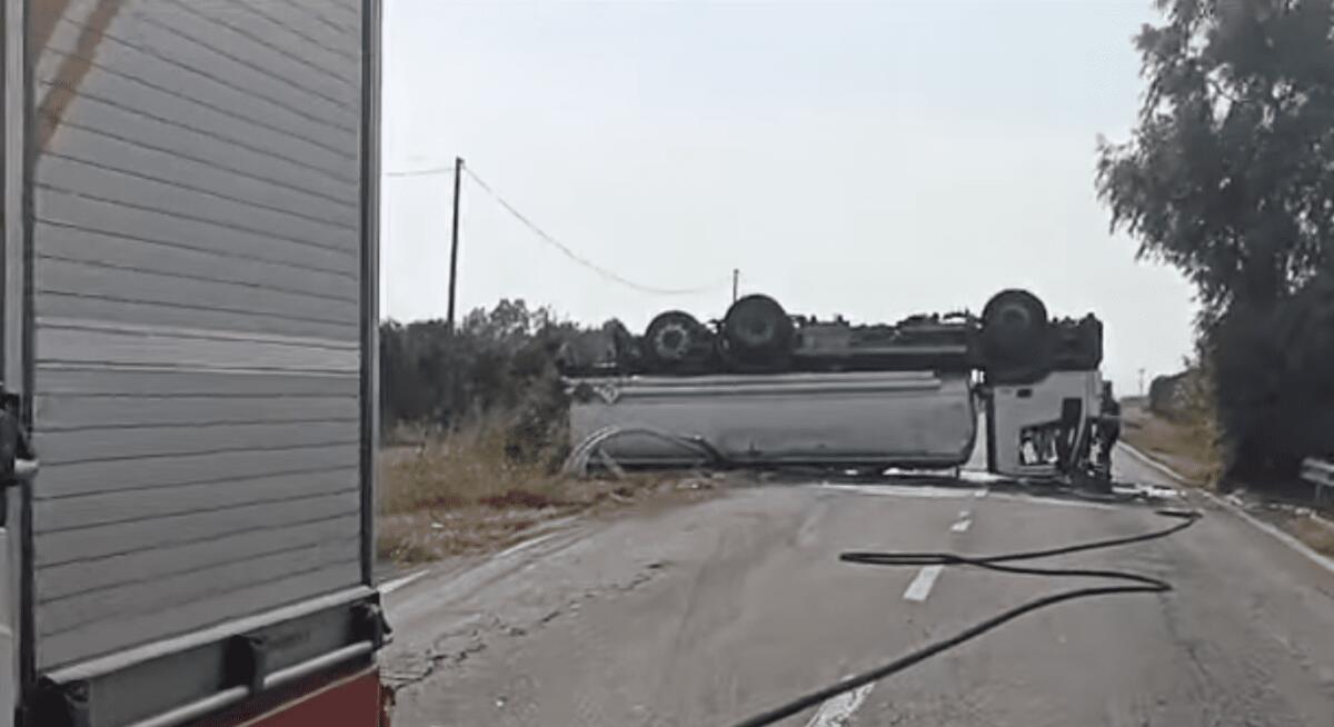 BELPASSO. AUTOCISTERNA  SI RIBALTA SULLA STATALE 192, FERITO IL CONDUCENTE - 