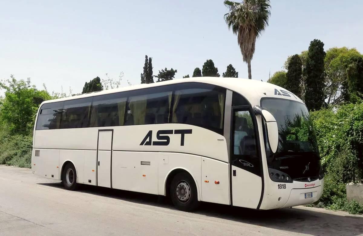 DISSERVIZI AST: TRASPORTI PARALIZZATI, MANCANO I BUS E PENDOLARI E STUDENTI RESTANO A PIEDI - 