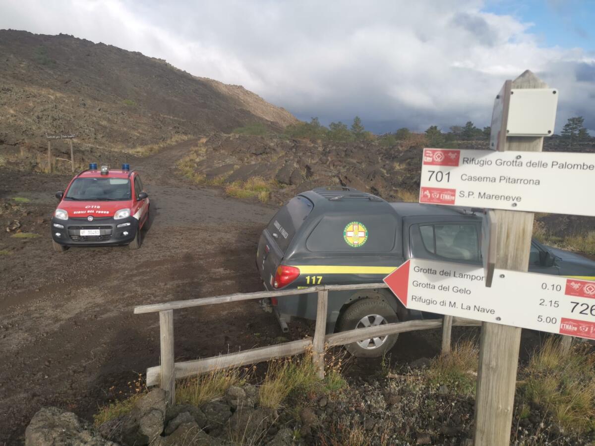 SOCCORSI DUE RAGAZZI CHE SI ERANO PERSI DURANTE UN’ESCURSIONE ALLA GROTTA DEL GELO SUL VERSANTE NORD DELL’ETNA - 