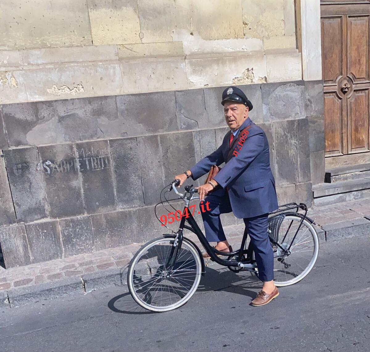 IL POSTINO DI "C’È POSTA PER TE" MARCELLO MORDINO AVVISTATO A PATERNÒ - 
