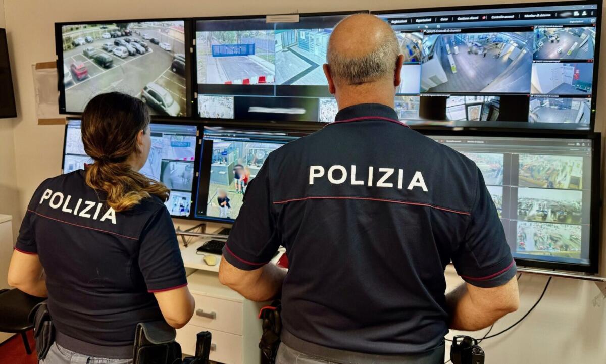 CATANIA, TENTA DI RUBARE PARTI DI AUTO IN SOSTA IN AEROPORTO: DENUNCIATO - 