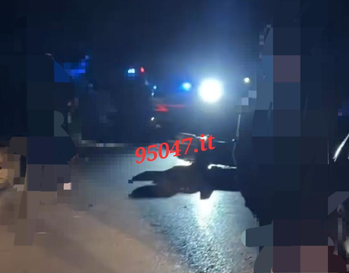 GRAVE INCIDENTE SULLA SP57 TRA  PATERNÒ E RAGALNA : COINVOLTO UN MEZZO A DUE RUOTE, STRADA CHIUSA - 