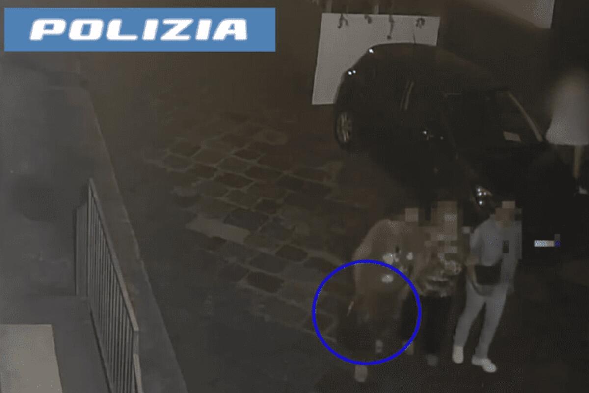 CATANIA. SCIPPANO UNA DONNA A BORDO DI UNO SCOOTER, ARRESTATI - 