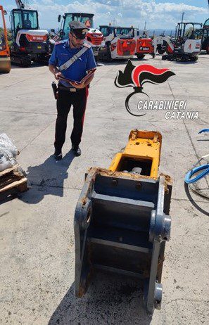 MISTERBIANCO. SVENTATO IL FURTO DI MACCHINARI INDUSTRIALI: LADRI FUGGONO, MA LA REFURTIVA DI OLTRE 200MILA EURO VIENE RECUPERATA