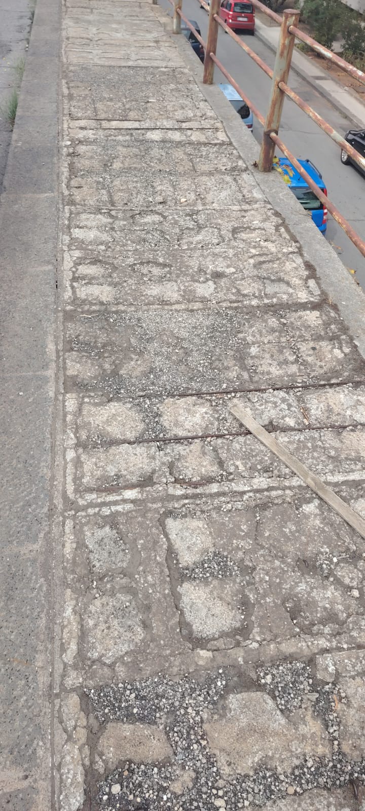 SEGNALAZIONE DI DEGRADO A LARGO MUNICIPIO, PATERNÒ: UNA SITUAZIONE PERICOLOSA DA TANTI ANNI