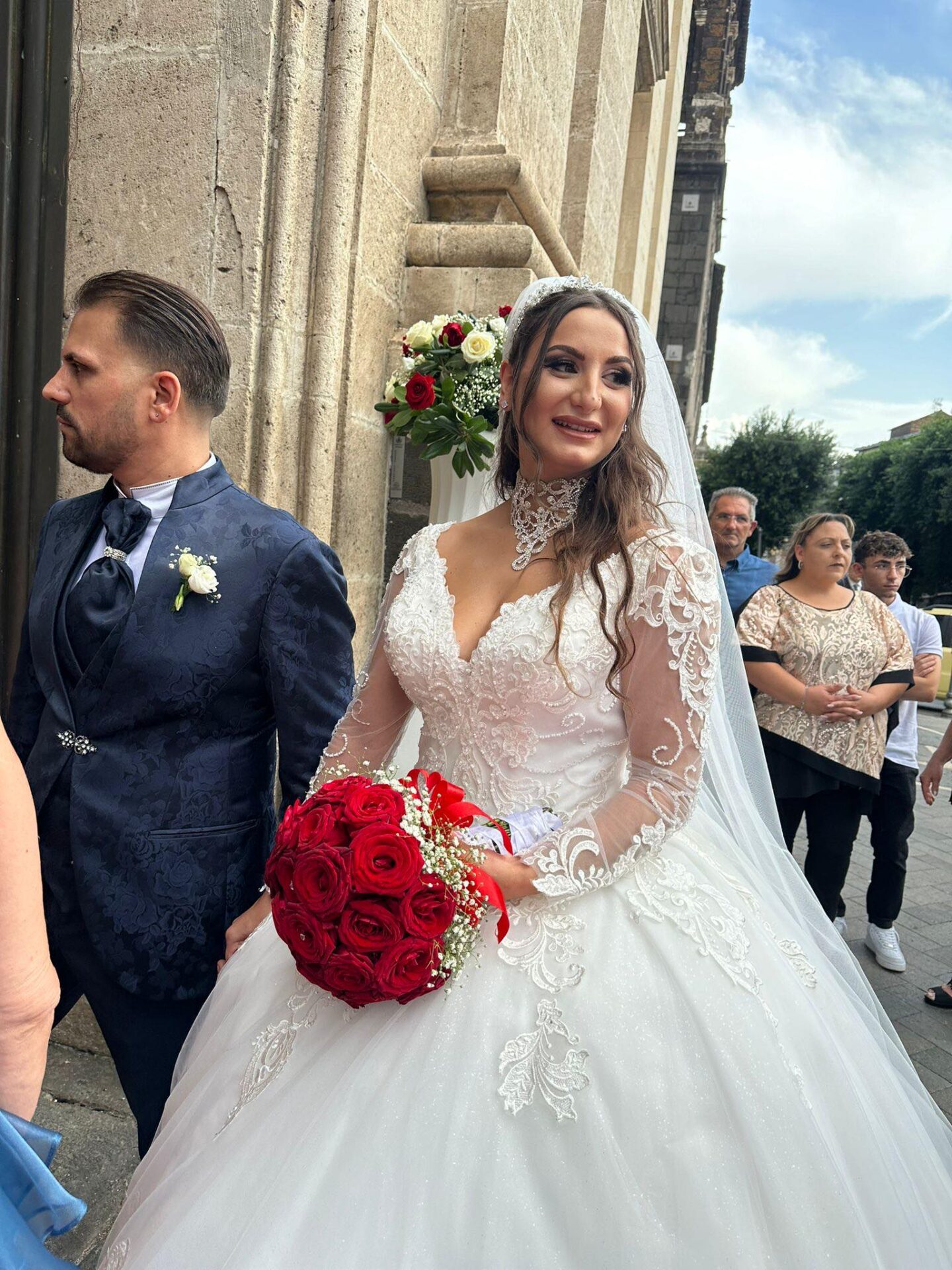 EZIO E MELISSA: DAL CASTELLO NORMANNO AL SÌ NELLA CHIESA DI SANTA BARBARA