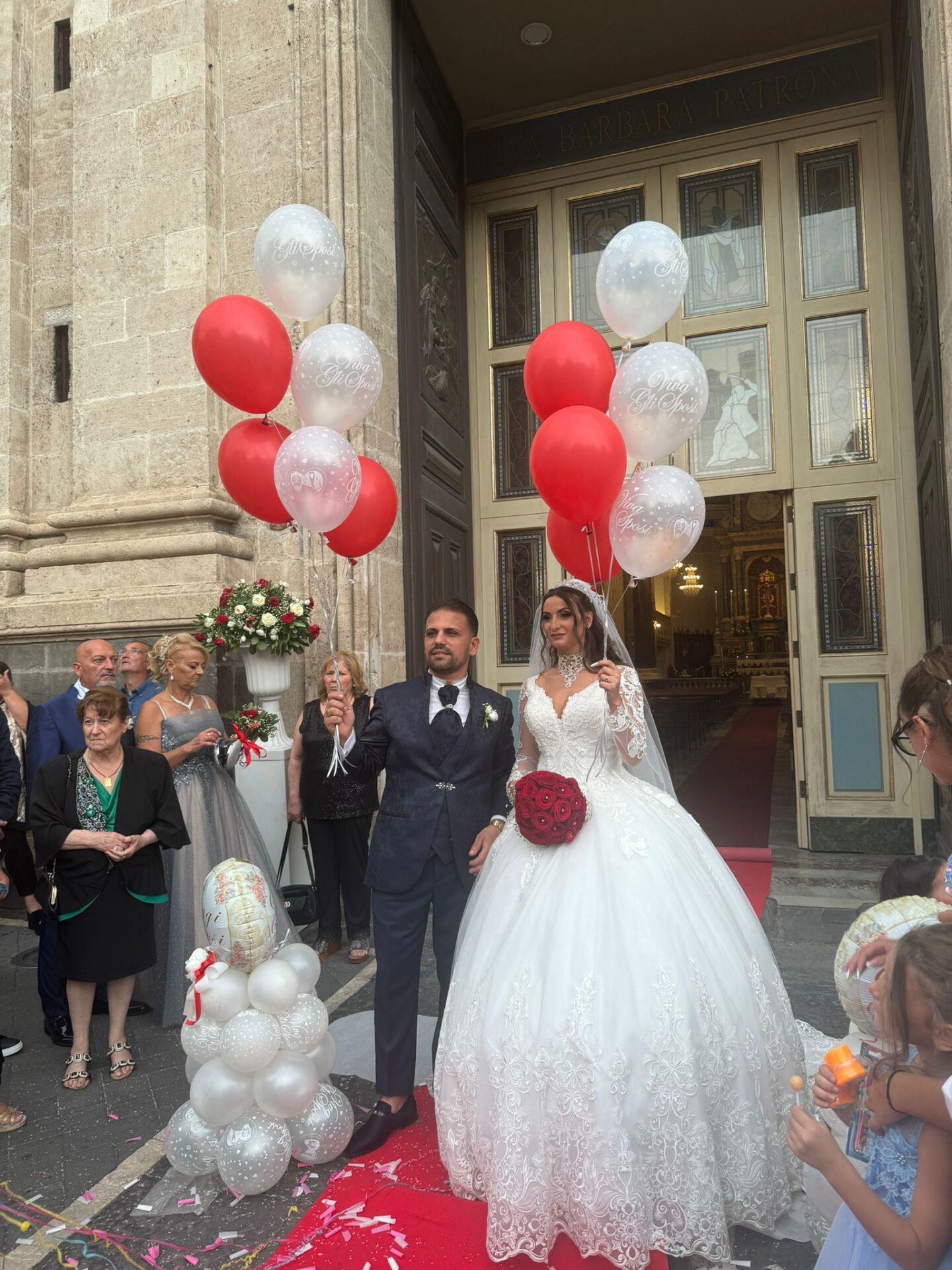 EZIO E MELISSA: DAL CASTELLO NORMANNO AL SÌ NELLA CHIESA DI SANTA BARBARA