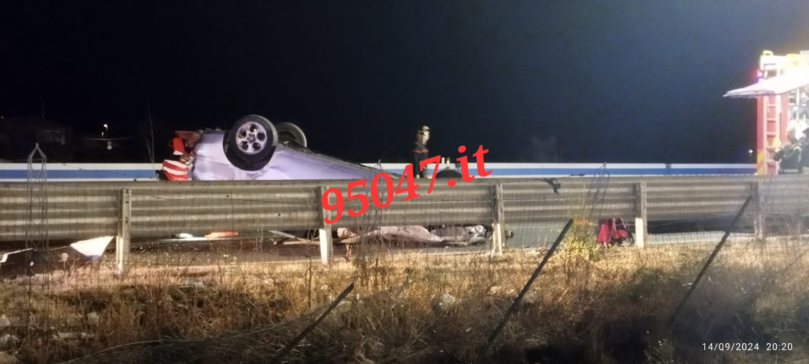 INCIDENTE SULLA SUPERSTRADA 121: AUTO SI RIBALTA NEI PRESSI DELLO SVINCOLO DEL CENTRO COMMERCIALE, UN FERITO