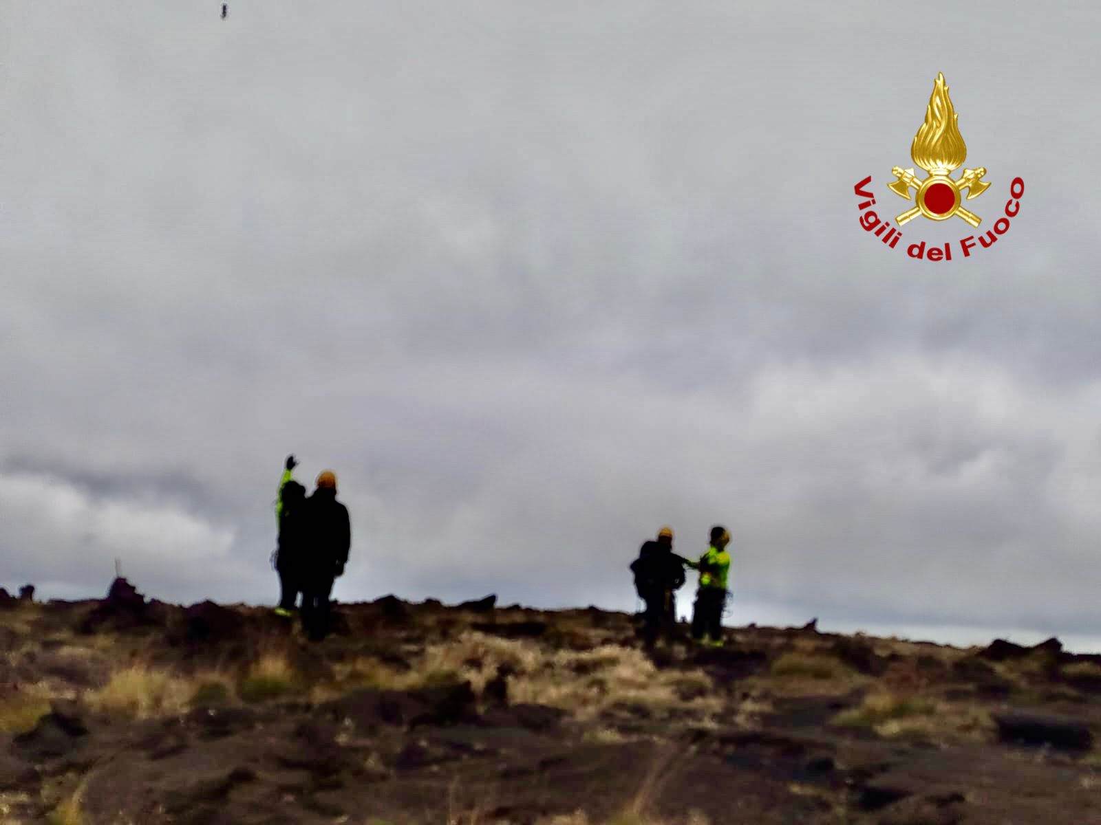 SOCCORSI DUE RAGAZZI CHE SI ERANO PERSI DURANTE UN’ESCURSIONE ALLA GROTTA DEL GELO SUL VERSANTE NORD DELL’ETNA