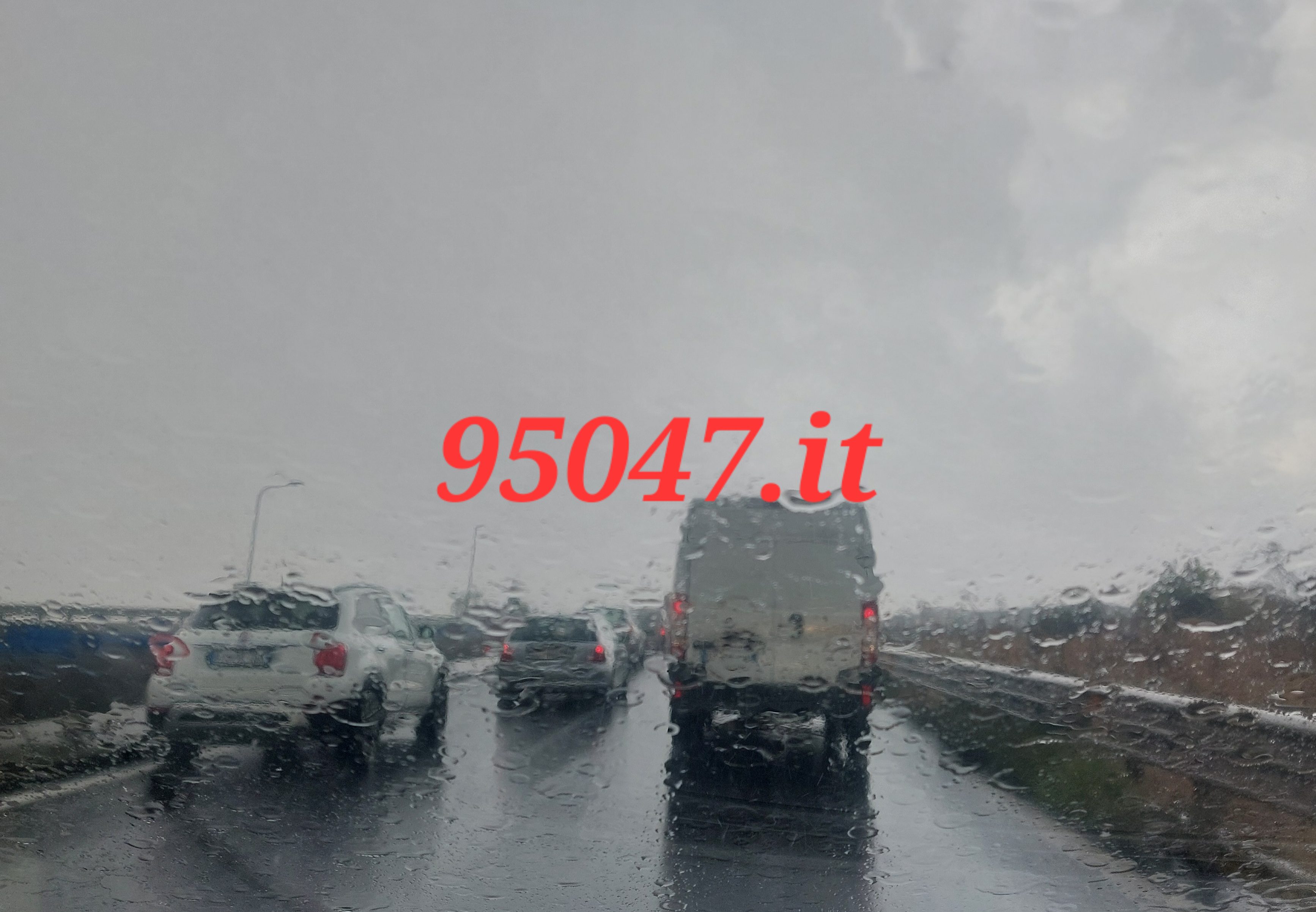 DISAGI SULLA SUPERSTRADA 121: MEZZI BLOCCATI IN CORSIA DI SORPASSO GENERANO LUNGHE CODE