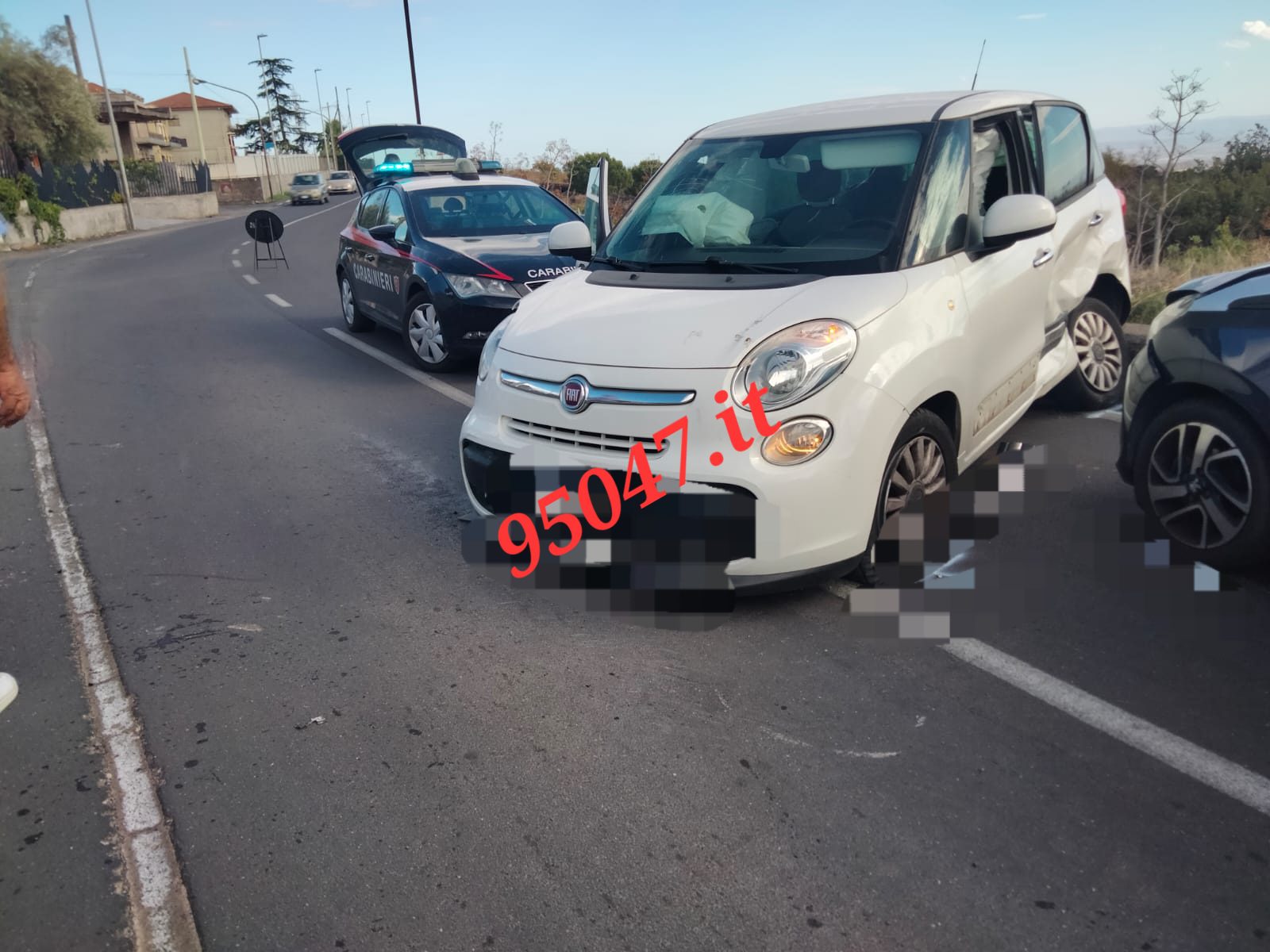 BELPASSO: SCONTRO FRA DUE AUTO SULLA SP 56/I, DONNA FERITA E UOMO IN FUGA. UNA DELLE AUTO RISULTATA RUBATA