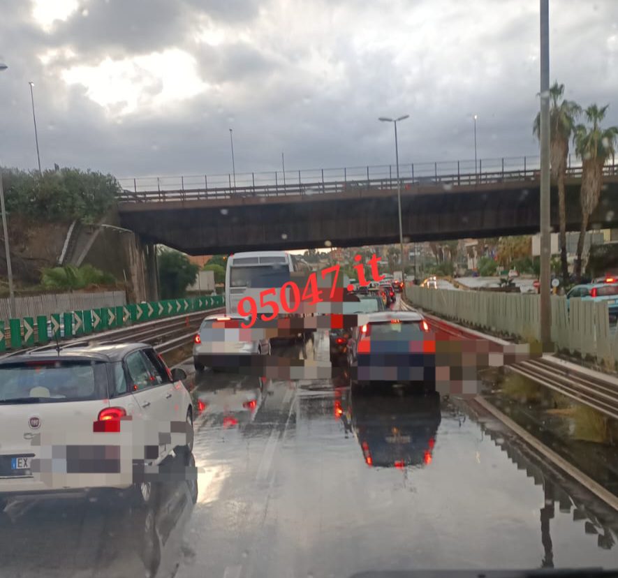 ATTENZIONE. SUPERSTRADA SS121 ALLAGATA A MISTERBIANCO, FORTI RALLENTAMENTI