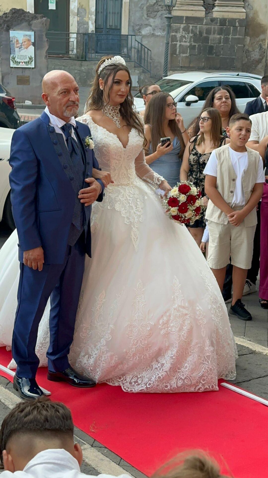 EZIO E MELISSA: DAL CASTELLO NORMANNO AL SÌ NELLA CHIESA DI SANTA BARBARA