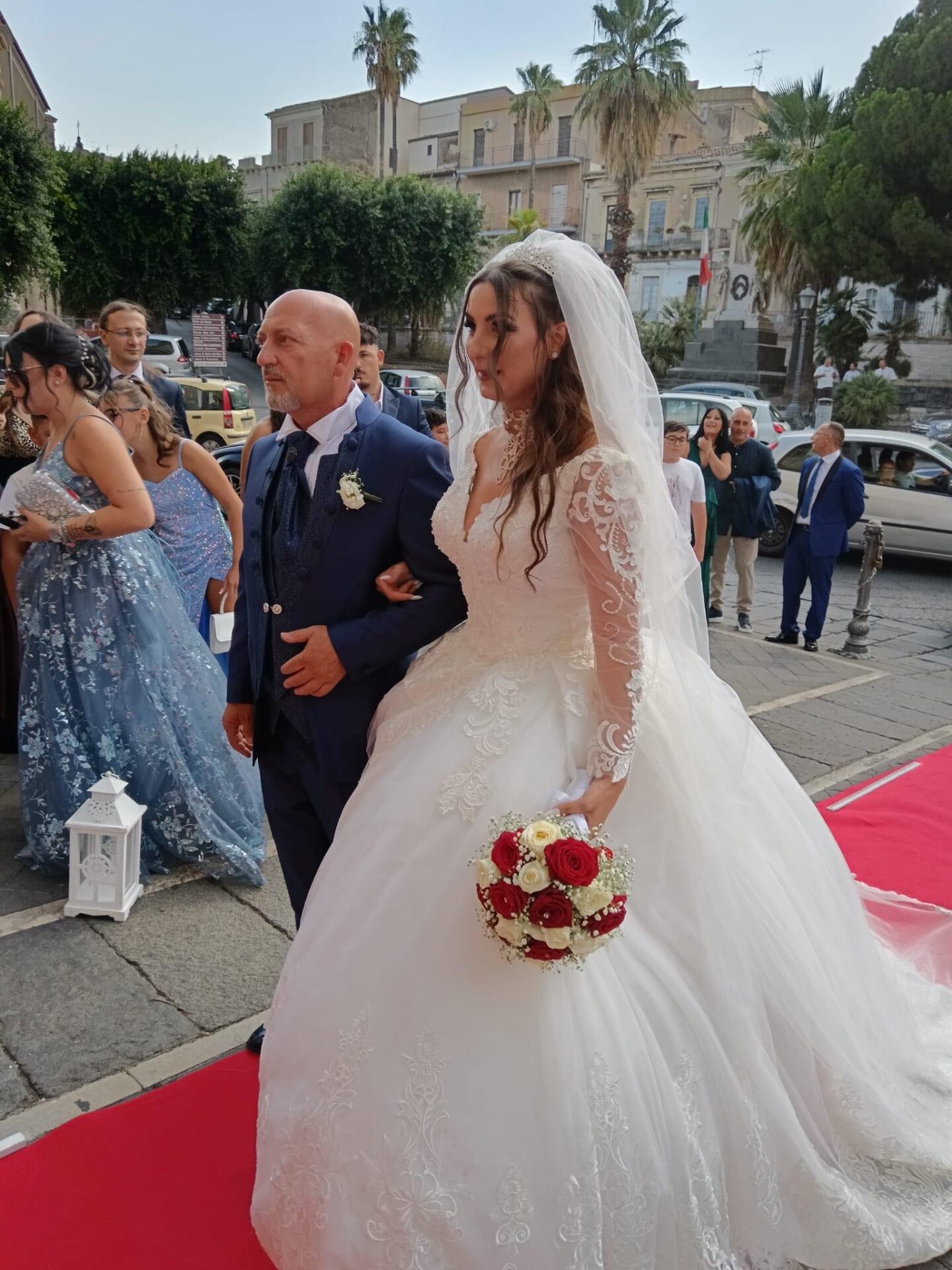 EZIO E MELISSA: DAL CASTELLO NORMANNO AL SÌ NELLA CHIESA DI SANTA BARBARA