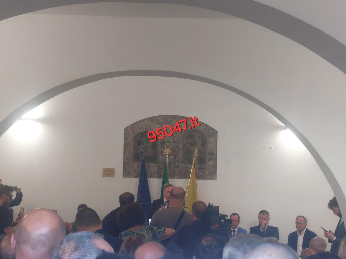 PATERNO’: NINO NASO AL CONTRATTACCO, MA EVITA I GIORNALISTI L’EDITORIALE DEL DIRETTORE - 