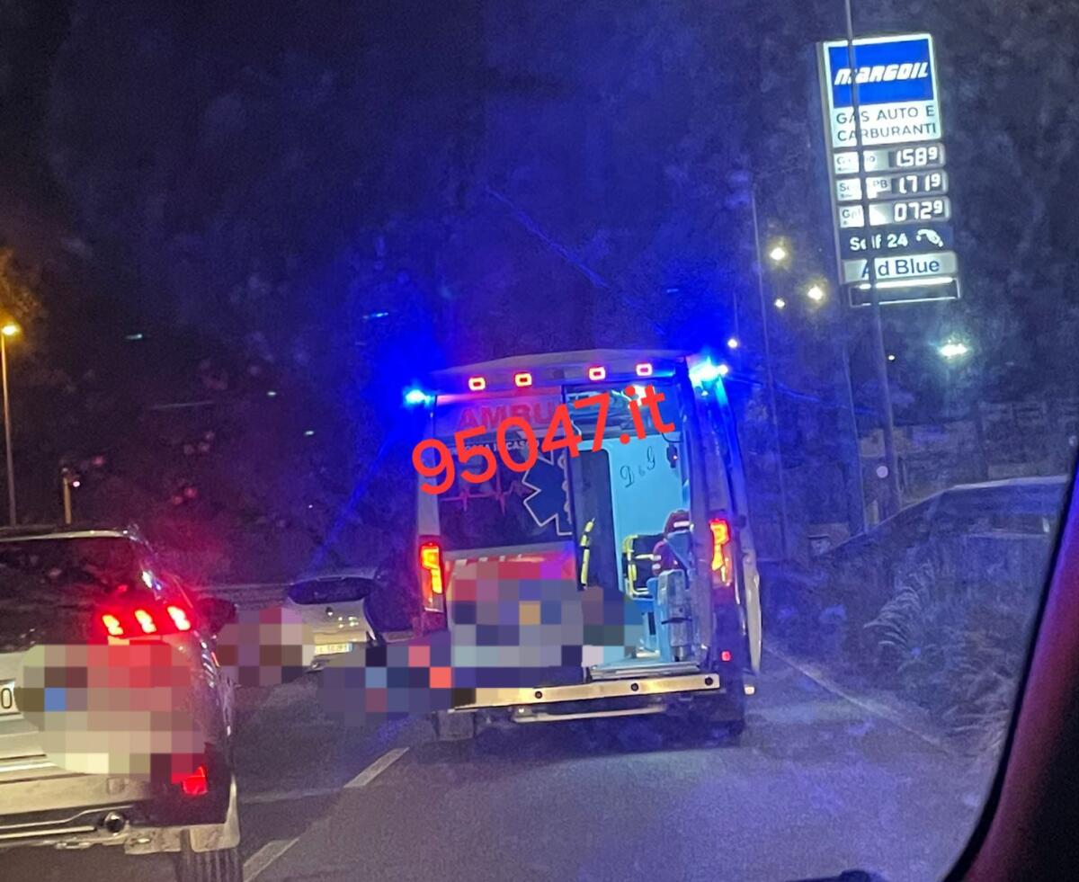 INCIDENTE SULLA SS121 NEI PRESSI DI "SIELI", SOCCORSI SUL POSTO - 