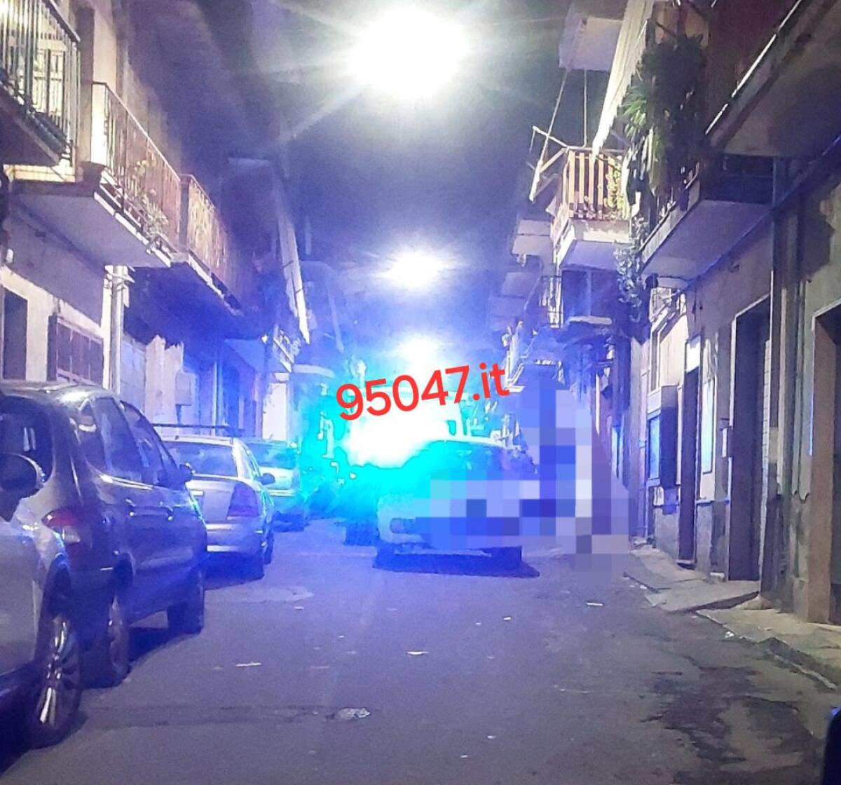 PATERNO', LITE IN ZONA VILLETTA: SUL POSTO CARABINIERI E AMBULANZA - 