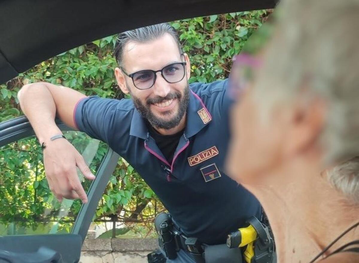 ANZIANA SI PERDE IN CENTRO STORICO A CATANIA: TORNA A CASA GRAZIE ALLA POLIZIA - 